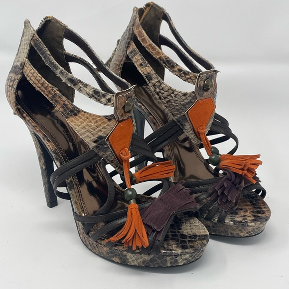 Women’s size 8.5 snake patterned heels w orange tassel accent by Chinese laundry - Picture 1 of 5